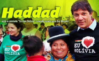 Haddad veste a camiseta - Eu Amo Bolívia - e manda recado para Evo Morales