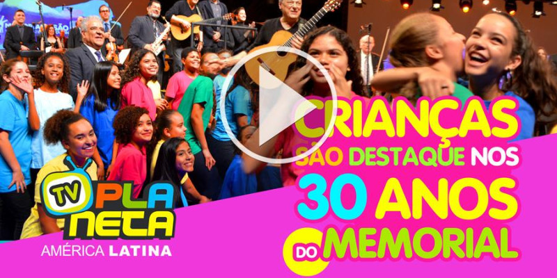 Crianças junto ao cantor Toquinho, são destaque nos 30 anos do Memorial da América Latina 