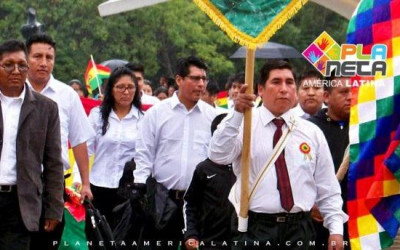 Desfile cívico em homenagem aos 193 independência da Bolívia - no Memorial em SPv