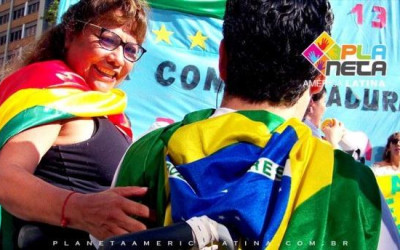Grupo de bolivianos marcham pelo dia do mar boliviano, repudiando reeleição de Morales