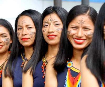 Primeira promoção de mulheres indigenas amazônicas  graduadas na polícia equatoriana