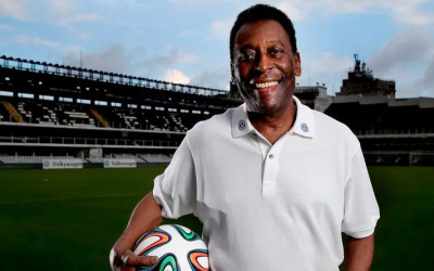 Edson Arantes do Nascimento, o Rei Pelé, morre aos 82 anos em São Paulo
