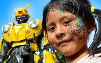 Festa da Alegria: Bumblebee e Palhaços Encantaram Crianças na Praça Kantuta!