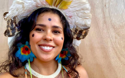 No mês que se comemora os povos indígenas, Karina Duarte do povo Puri luta pela sobrevivência da sua cultura e por oportunidades na sociedade
