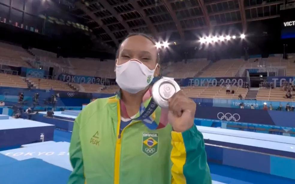 Rebeca Andrade, ginasta medalha de prata nas Olimpíadas de Tóquio, começou carreira em projeto social de Guarulhos