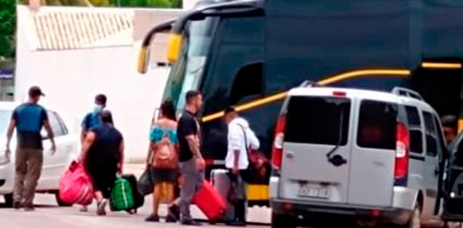 Bolivianos são presos pela PF em ônibus com imigrantes ilegais na fronteira de MS