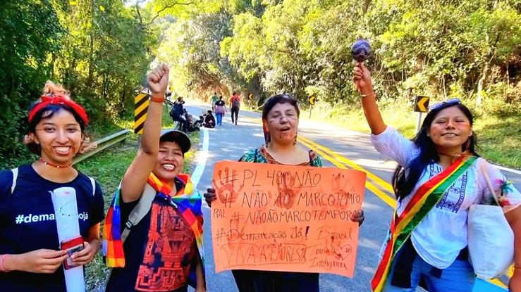 Imigrantes apoiam povos indígenas em marcha contra o PL-490.